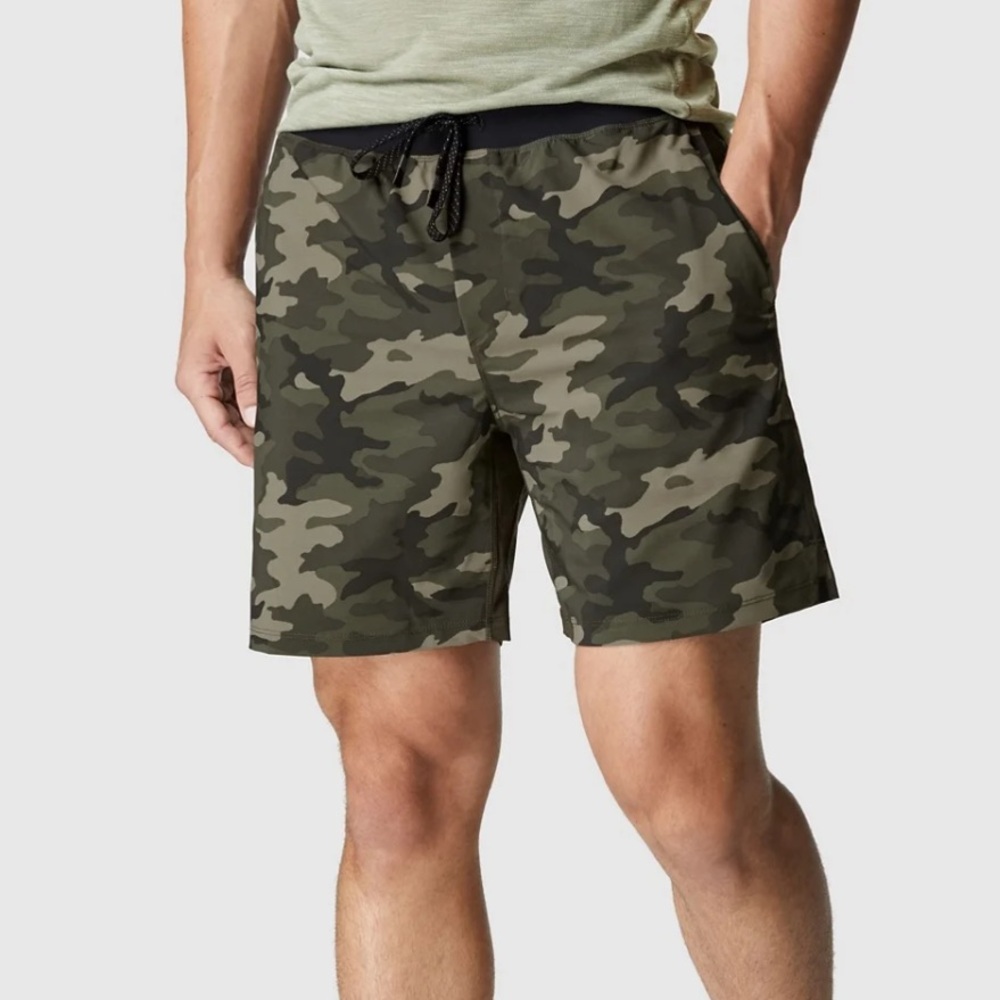 Fabletics Franchise short size Small camo print 9” unlined